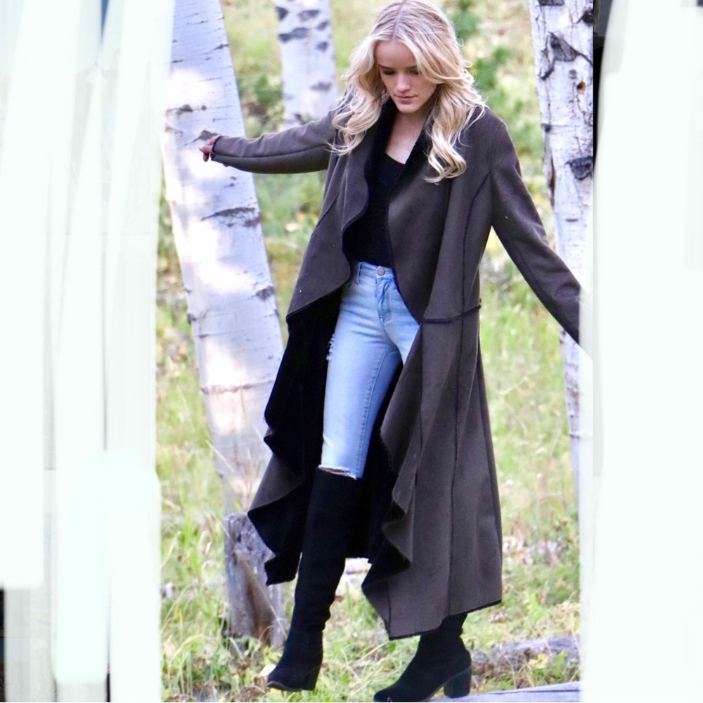 Small paparazzi fur lined jacket